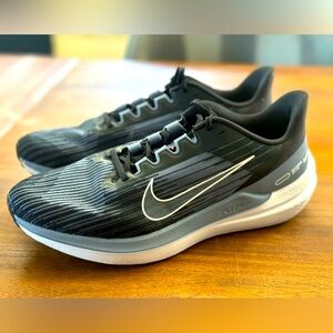 Like New Nike Air Windflo 09 Running Shoe
